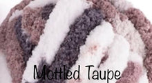 Load image into Gallery viewer, Toddler Chunky Blanket

